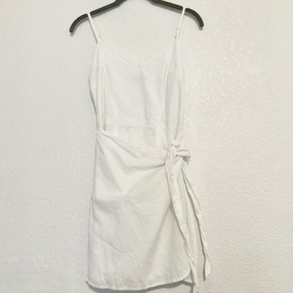 Abercrombie & Fitch white linen wrap dress - Picture 2 of 3